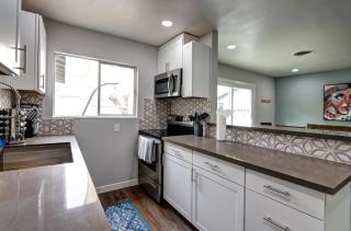 Luxury 3-bed home near the Strip w/ a poker table - Las Vegas - 7