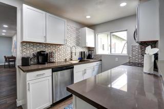 Luxury 3-bed home near the Strip w/ a poker table - Las Vegas - 6