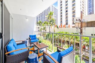 Fully Renovated 2BR and 2BA Near Waikiki Beach with Parking - 8