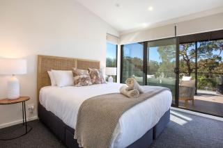 Solari Huskisson - 3