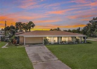 Pool home on the Bay, large private yard near AMI - Bradenton - 6
