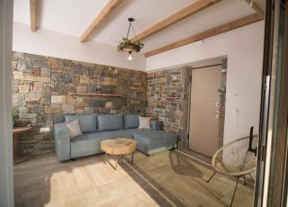 Wood&Stone Guesthouse - Almirón - 3