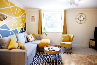 Modern 2-Bed Duplex - 10 Mins to City Centre - 7