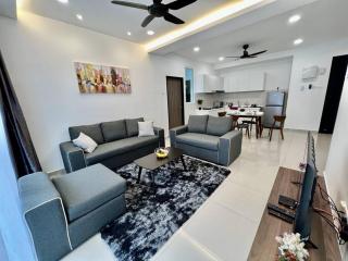 Middle Town Breezy Stay {Novo8} 4pax-Wifi - 0