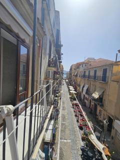 Un Balcone su Via Bordonaro by Wonderful Italy - Cefalù - 4