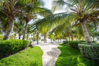 Aqua Esmeralda Luxury Beach Front Apartment - 3