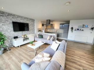 Pass the Keys Stunning Penthouse with Balcony Sunset Views - Belfast - 4