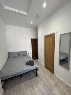 Studio Apartment Great Location - Swadlincote - 8