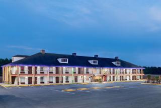 Baymont by Wyndham Commerce GA Near Tanger Outlets Mall - Commerce - 9