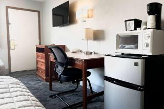 Travelodge by Wyndham Lincoln South - Lincoln - 1