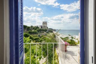 HelloApulia Trullo on the Beach, Sea View Trulli in Trani - Trani - 4