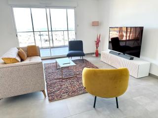 Stunning waterfront apartment - 6