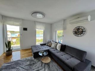 Čarobni apartman s pogledom - Tisno - 0
