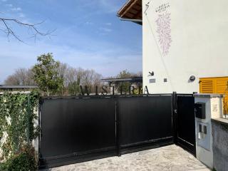 House Wisteria - 8