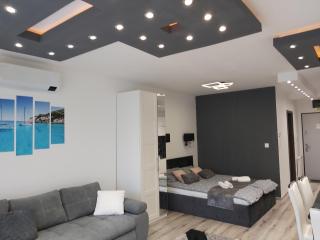 Edison Villa 106 - 7