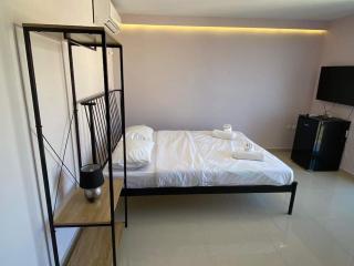 Lavrio 1Bdr penthouse 7 min on foot from the port - Laurio - 3