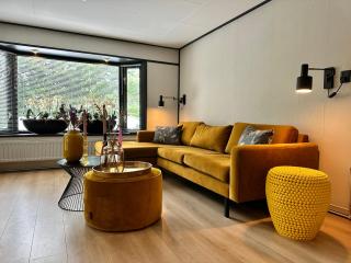 Gezellig chalet met 2 slaapkamers aan bosrand - Erm - 0