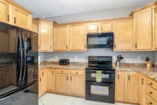 Wonderful Home With Hot Tub 5 Min to Downtown Asheville - Asheville - 6