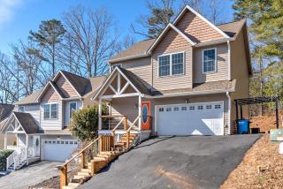 Wonderful Home With Hot Tub 5 Min to Downtown Asheville - Asheville - 1