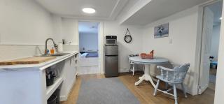 Private 2-Bedroom Minutes From Trent University - 6