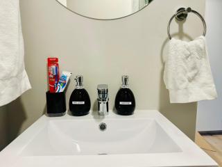 Tokyo Apartments - Luxury Family Studio with Balcony - Cidade Do Cabo - 3