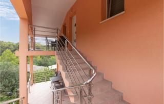 Stunning Apartment In Gornji Karin - Gornji Karin - 4