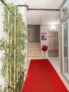 The Red Tent Suite 23 - 8