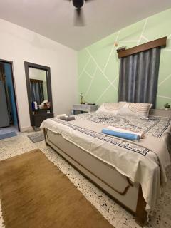 ONLY FOR FAMILY - Aum Inn Homestay - Independent AC 1 BHK in a Bunglow - 5