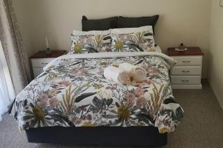 Beautiful Falcon Bay - B & B Accommodation - Wannanup - 0