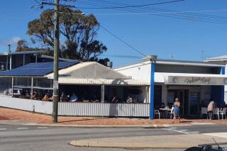 Beautiful Falcon Bay - B & B Accommodation - Wannanup - 2