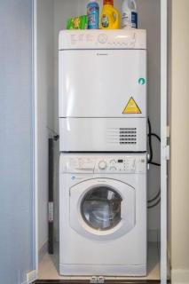 Work From home with Parking WIFI and CN Tower View - 4