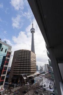 LUX 2BR 1BA Steps to CN Tower W Parking included - Toronto - 6