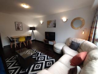 5 mn (450 m) walk Metro/La Defense/3BR/8Pers - 3