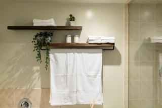 2BR with Parking Terrace and Stunning View of CN Tower - 2