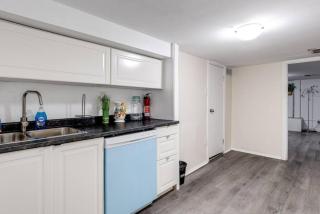 3BR Casa close to Woodbine Beach with deck area and WFH - 6