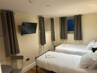 Twin Room With En-Suite - 5