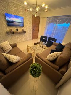 Blue Gem Retreat 3BR Apartment w Modern Amenities - Ensanche Savica de Mendoza - 4