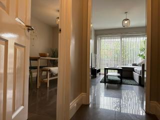 New Stylish House - Sleeps 7 - Free Parking - Contractors Welcome - Wifi - Birmingham - 3