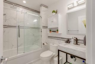 3BR House Near Yorkdale Sleeps 6 Family Friendly - 9