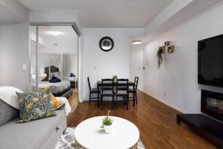 Urban Lifestyle 1BR Suite w CN Tower and Lake view - 3