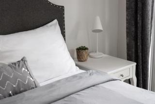 Cozy Downtown 2BR Suite near CN Tower with Balcony - 3