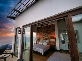 Eagle Ray - A Luxurious Waterfront Villa, - 6