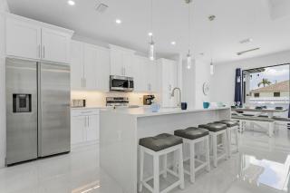 Like a shiny new penny! - Brand new home with heated pool - Villa Sunburst - Cape Coral - 1