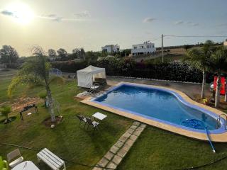 Villa avec Piscine, Terrain de Foot et Aire de Jeux pour Enfants - Bir Jdid - 1