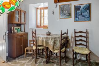 Monodendri Vintage House - 8