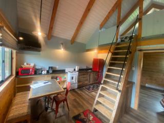 SkyWater Cabins - Hamilton - 8