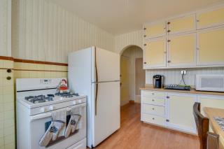 Chic Chicago Getaway with Fireplace! - 2