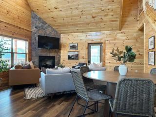 Wildwood Retreat Indoor Pool Hot Tub Game Area - 3