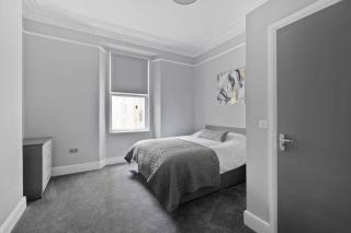 Brand New Huge 2 Bedroom Ground Floor Flat - Plymouth - 8