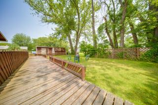 Lake Erie Getaway with Private Pool and Yard! - 9